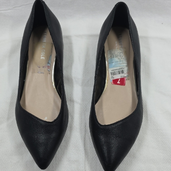 Kenneth Cole Black Pointed Toe Heels - Picture 1 of 2